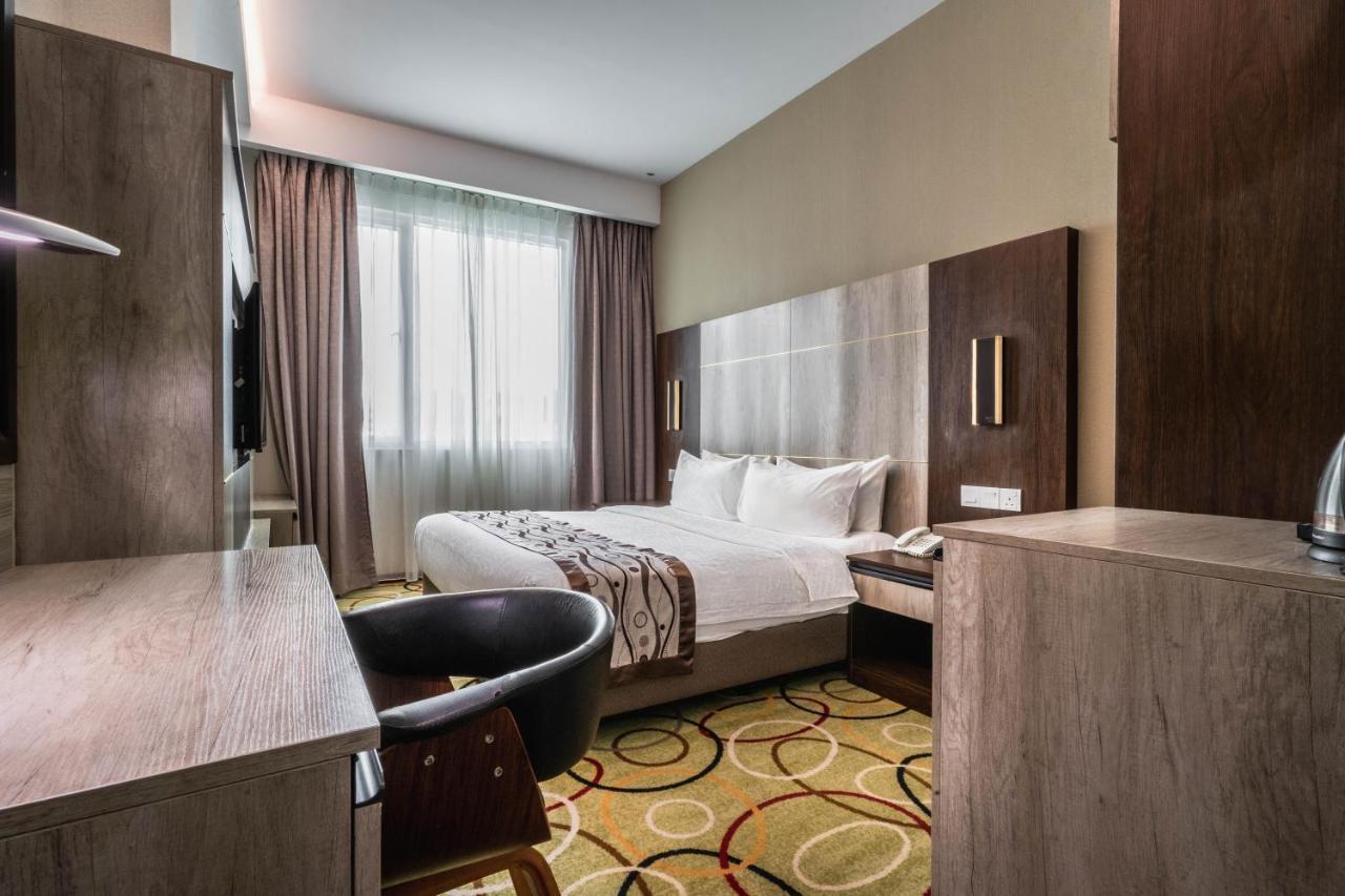 Ano Hotel Мири Екстериор снимка
