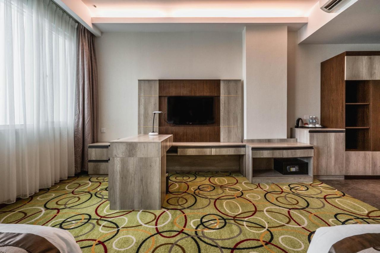 Ano Hotel Мири Екстериор снимка