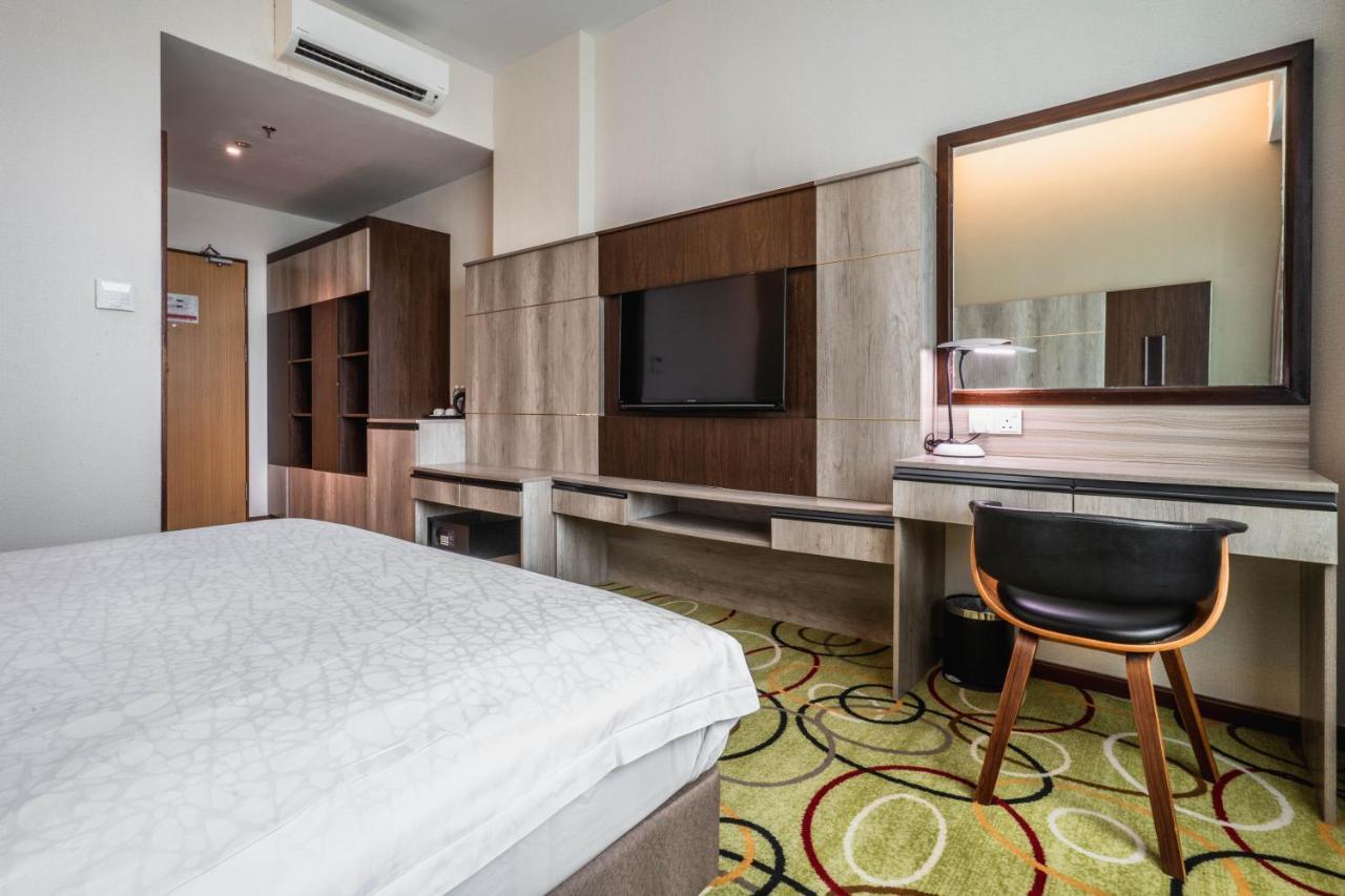 Ano Hotel Мири Екстериор снимка